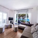 Golden Sunrise With Sea Views * ブラナス